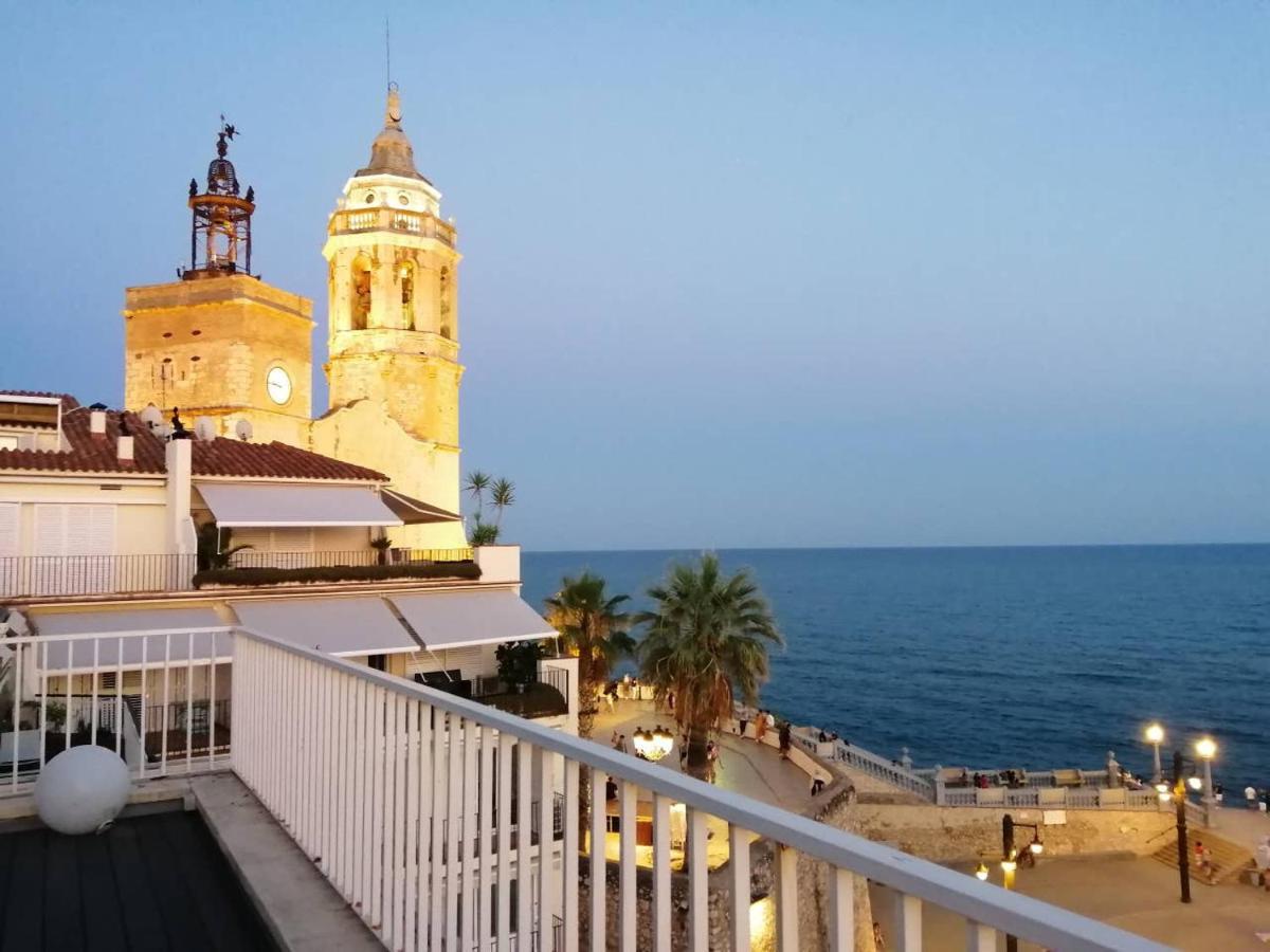 Atico Con Fantasticas Vistas Al Mar Y La Iglesia Lejlighed Sitges Eksteriør billede