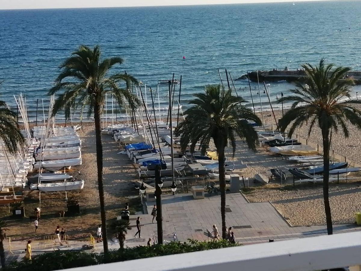 Atico Con Fantasticas Vistas Al Mar Y La Iglesia Lejlighed Sitges Eksteriør billede