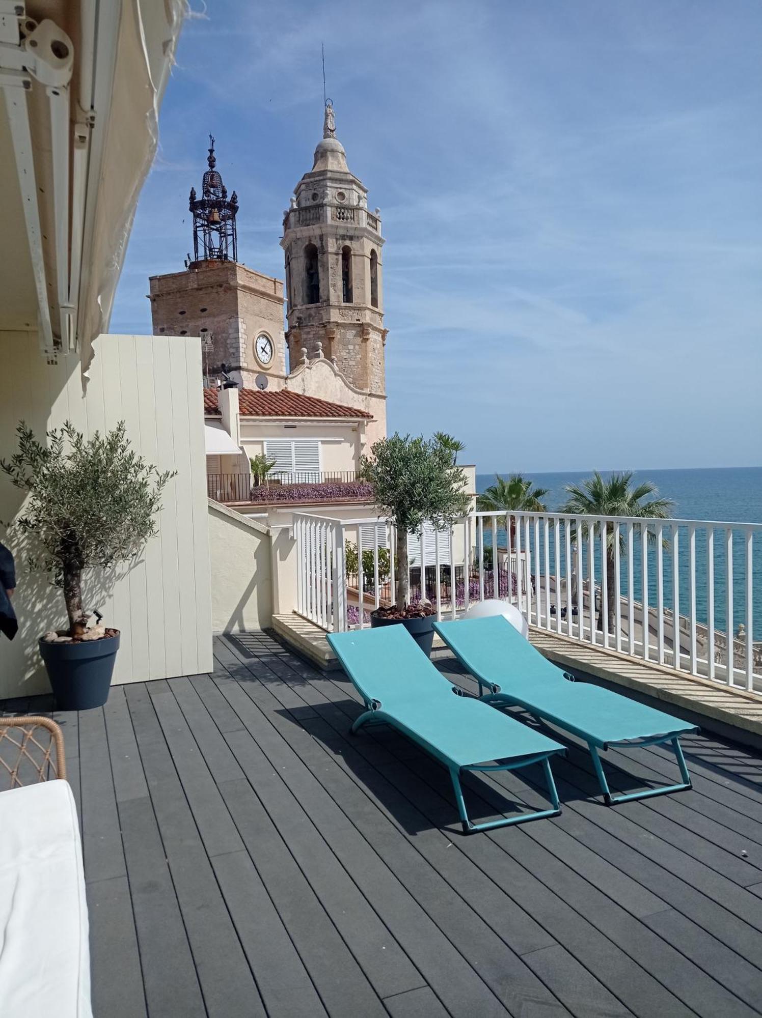 Atico Con Fantasticas Vistas Al Mar Y La Iglesia Lejlighed Sitges Eksteriør billede
